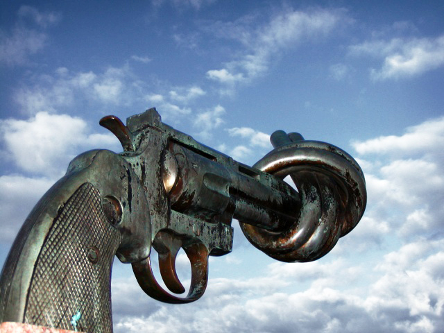 Obowiązkowe ubezpieczenie OC dla posiadaczy broni palnej – hit czy kit?