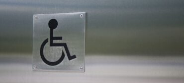 Na jakich zasadach mogą ubezpieczyć się osoby z niepełnosprawnością? ubezpieczenie osoby niepełnosprawnej