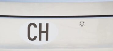 Auta ze Szwajcarii - gdzie kupować i jak sprowadzić samochód?