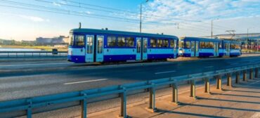 Kiedy tramwaj ma pierwszeństwo? Poznaj szczegółowe zasady ruchu drogowego