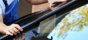 Przyciemnianie szyb samochodowych. Ile kosztuje? Jaki procent przyciemnienia dopuszczają przepisy?