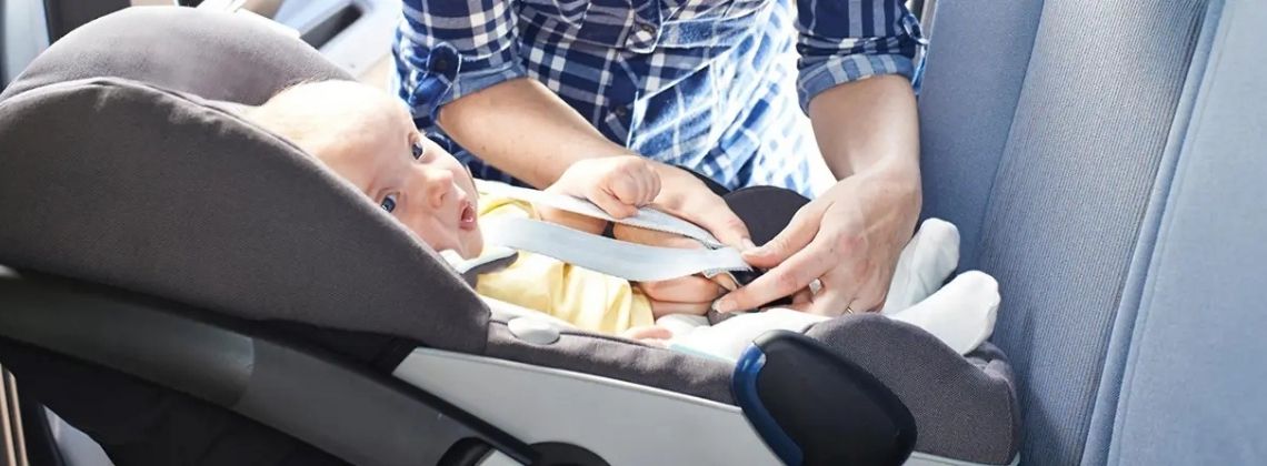 fotelik-rwf-poznaj-zalety-i-wady-fotelikow-montowanych-tylem-do-kierunku-jazdy