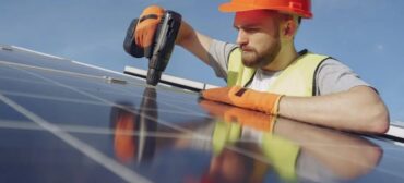 Jak bezpiecznie zamontować instalację fotowoltaiczną w domu?