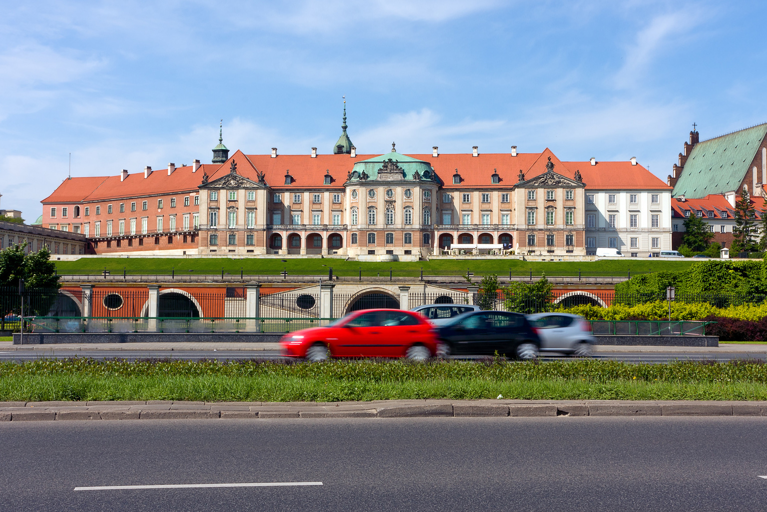 Warszawa z najmłodszymi autami. Największy przebieg mają samochody w Szczecinie