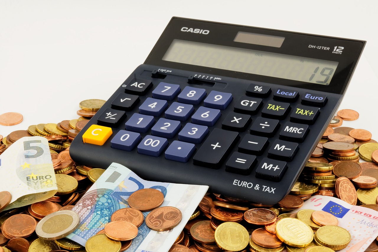 Czy Polacy lubią marnować pieniądze na produktach finansowych?